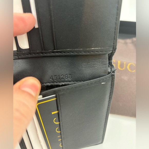 *SOLD*  GUCCI Bifold Bee Print Canvas Leather Wallet, #451368 - Picture 6 of 16